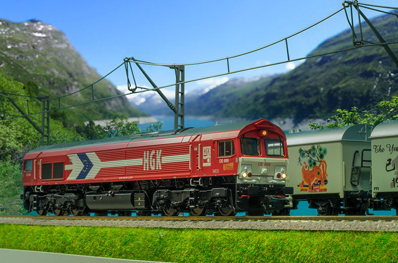 Trix Class 66 diesel locomotive