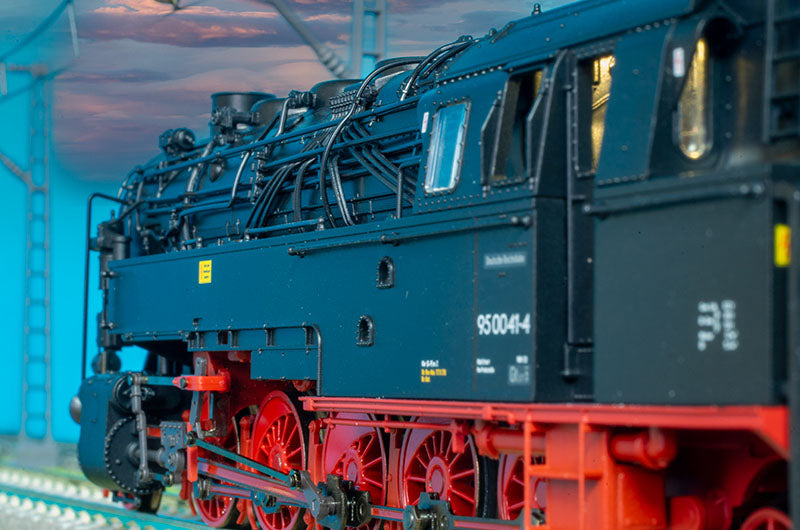 Trix 25097 BR95 of DRB Tank locomotive with DCC sound and cab light..