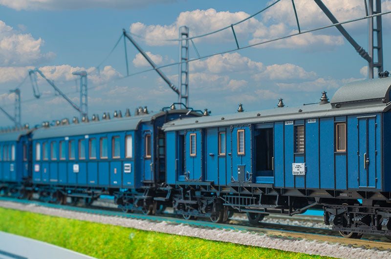 New Arrivals: Marklin K.Bay.Sts.B. Express Train Passenger Car Set