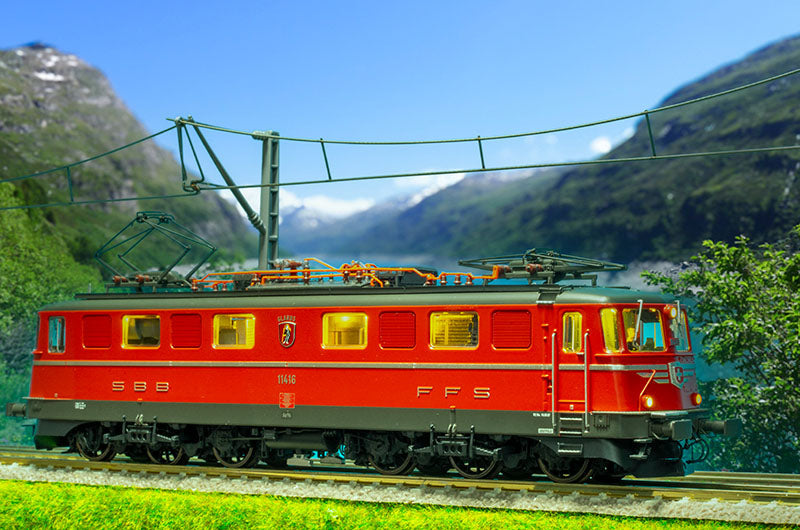 ESU SBB Ae 6/6 red. 紅色電力機車。