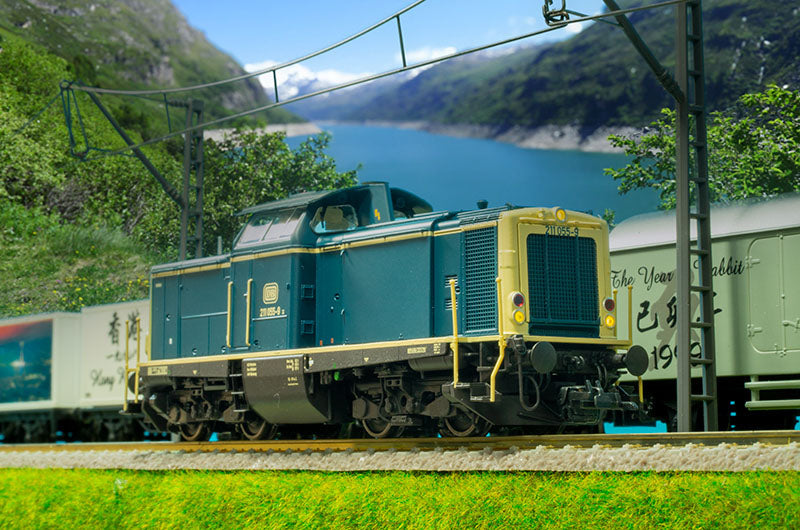 ESU BR 211 DB diesel locomotive.