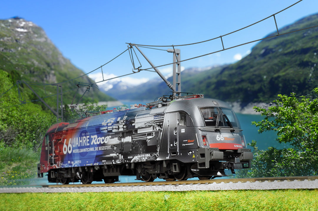 Roco 66 週年紀念塗裝機車 （售完）