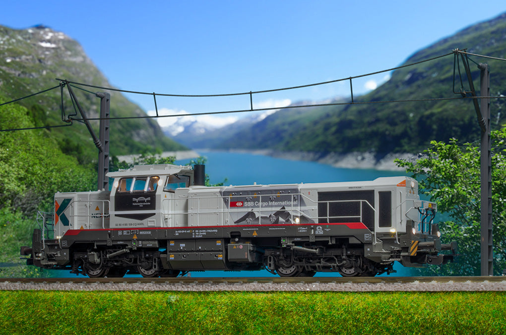 Piko DE 18 Diesel locomotives.
