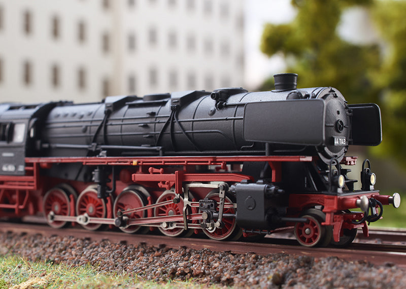 Minitrix - Article No. 16441 Class 44 Steam Locomotive. Sound.