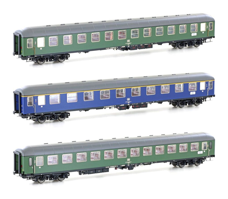 Hobby Train H43040: 3 pcs. Passenger car set D1213 of the DB, epoch IV